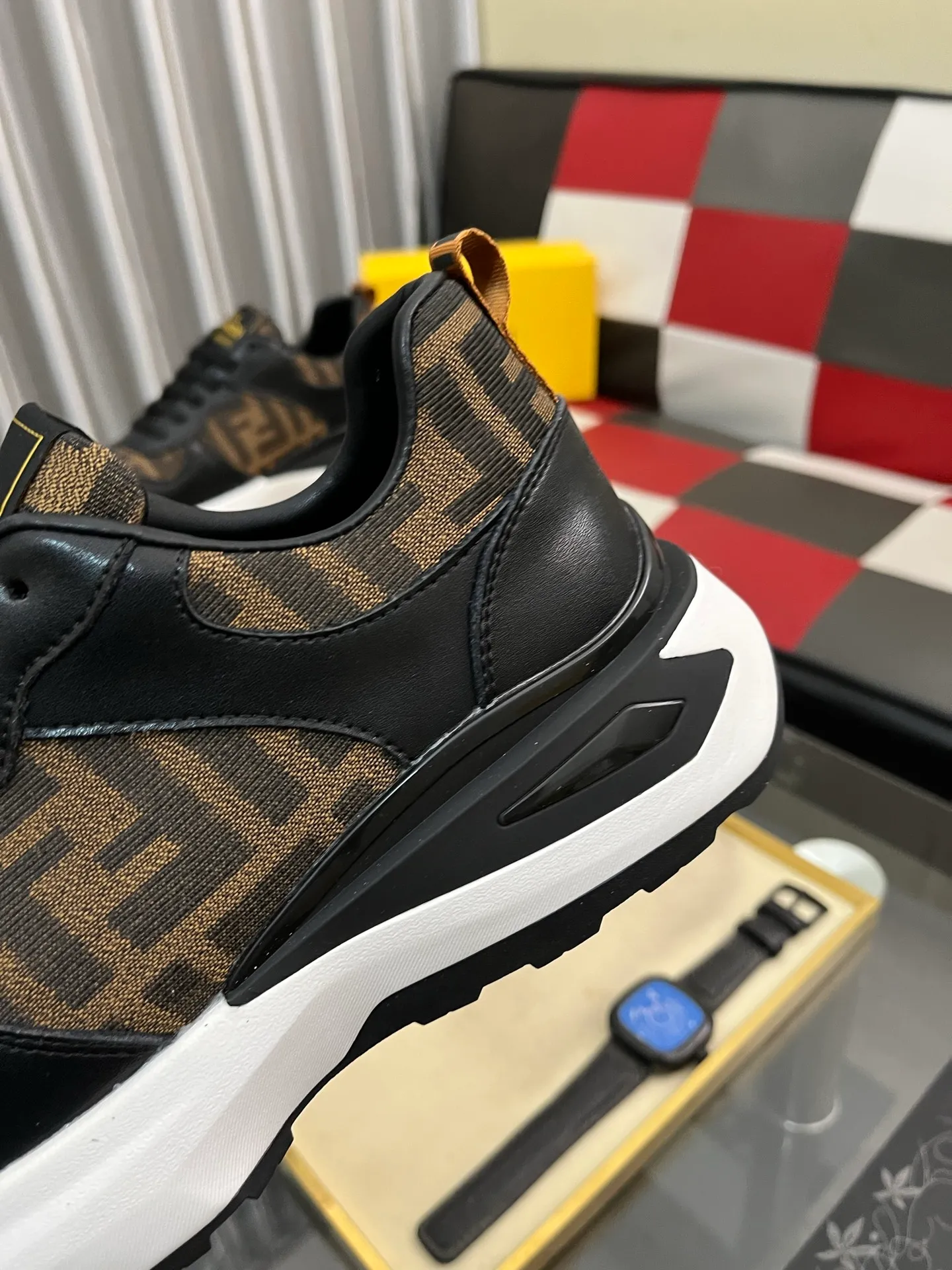 Men's shoes 💰438⌚️⌚️ 【FENDI】Original quality. ~ Unique modern style sneakers. 🏃A must-have casual shoe for trendy men😍😍 Original brand imported from Italy, imported original leather, sheep lining (refuses to discolor and grind feet) Sole: Original sole provided by the original factory, French lazy style design ⚠️Fit to the feet, original quality, super comfortable original sole. Code number: 38-442️⃣Colors available